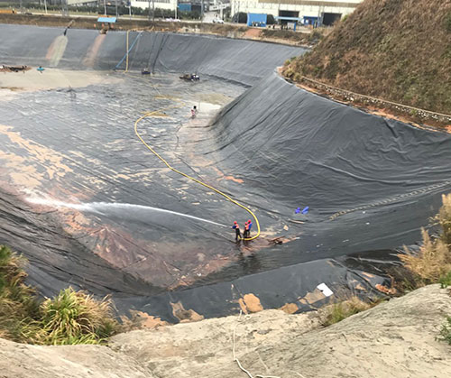 海陵废水池清理