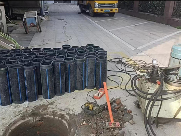 海陵PE置换管厂家 DN315置换管 非开挖管短管置换